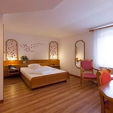 Hotel Fraenkischer Hof 3*